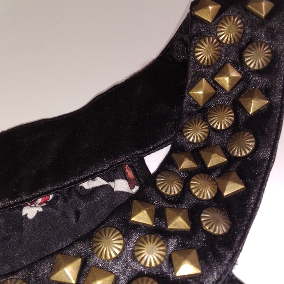 🖤BEBE STUDDED SILK ASIAN Y2K FLORAL PAISLEY TOP WOMEN'S SIZE MEDIUM - Picture 3 of 7